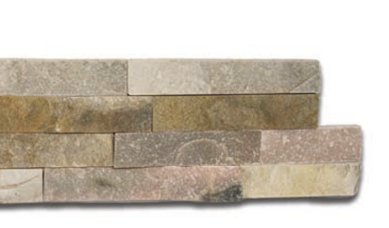 Plaquette de parement en quartzite, finition rustique, tons ocre et beige.