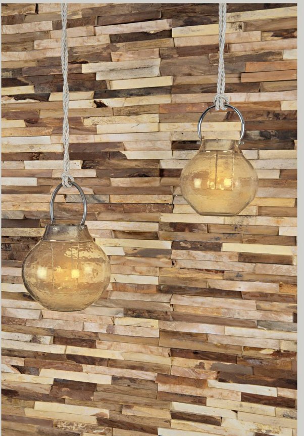 Mur intérieur habillé du panneau bois Roman Timber, eucalyptus naturel, aspect chutes recyclées.