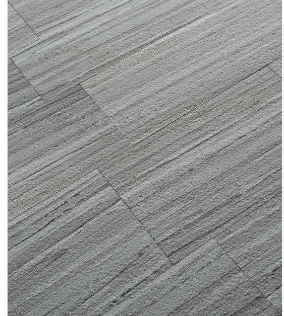Sol en quartzite indien Tropical Dew, texture linéaire gris clair.